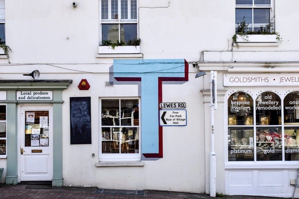 jewellery store quiet street